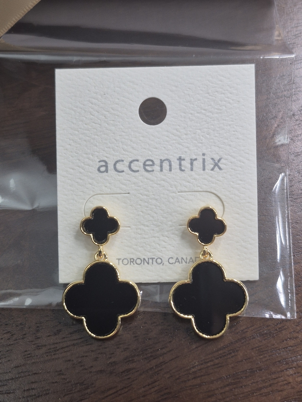 NWT Gold Trim Black Onyx Clover Drop Earrings